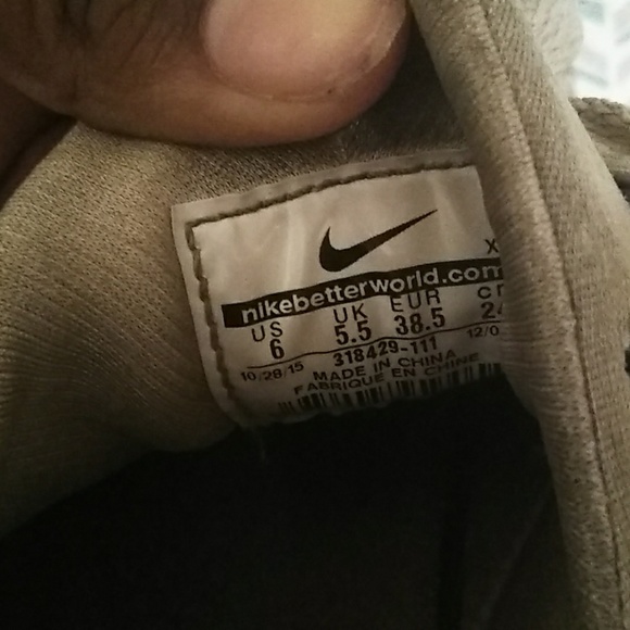 Shoes - Picture 4 of 4